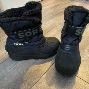 Kids black Sorel winter boots